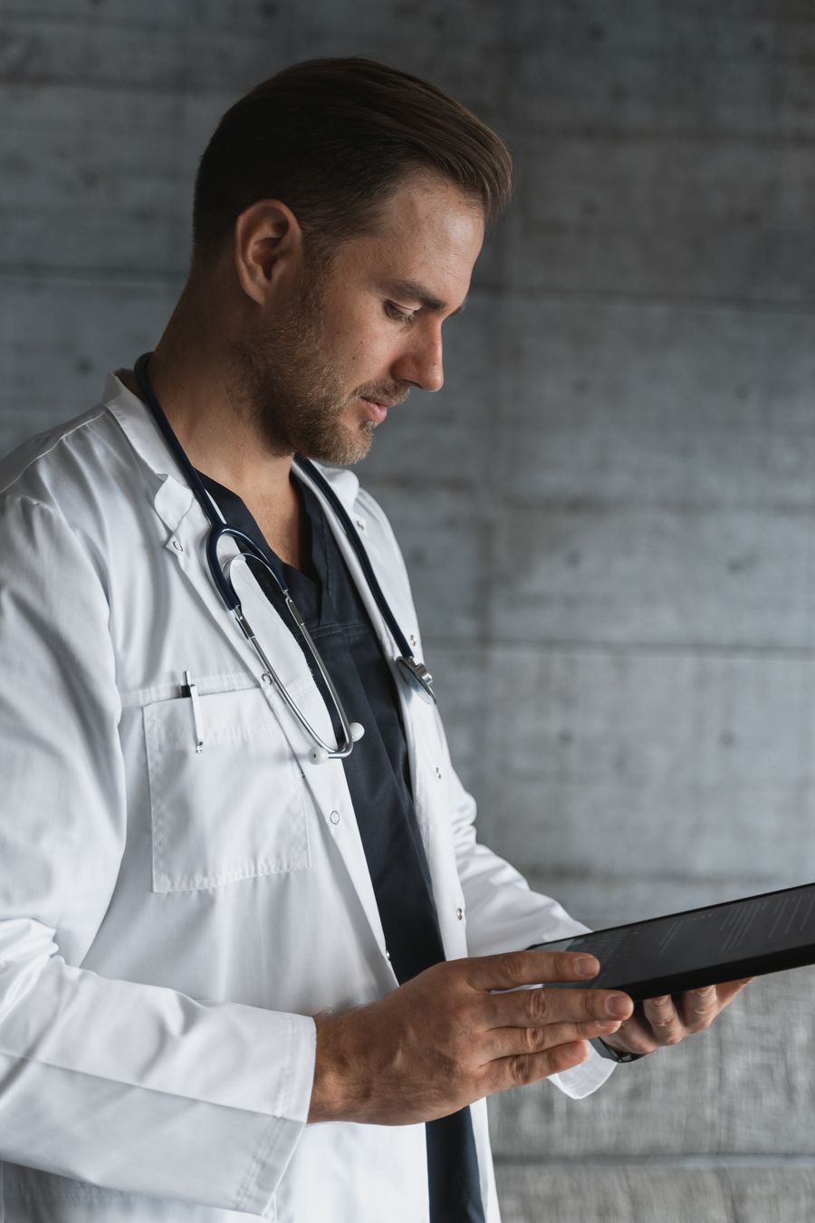 Dr. Owen Briggs, orthopedic clinician